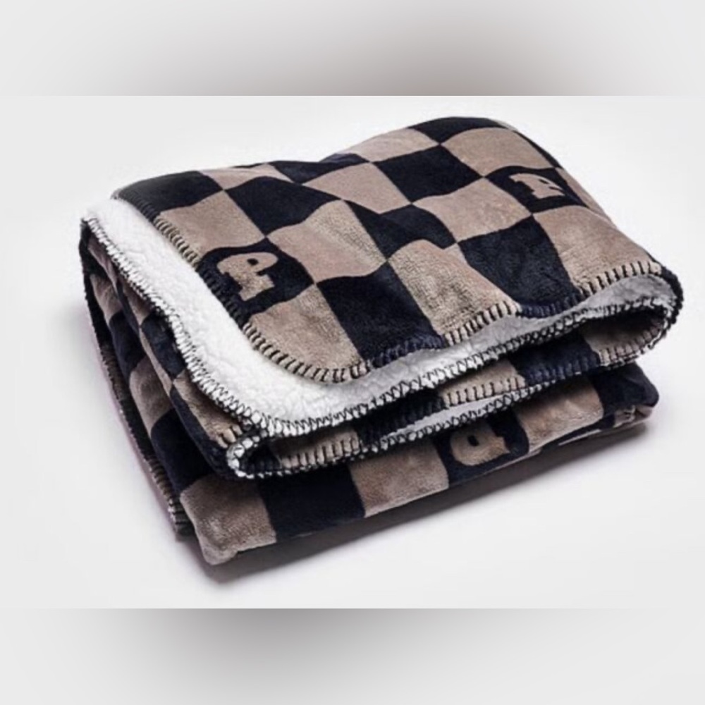 NWT - Victoria's Secret Pink - Plush Blanket - Checker Print
